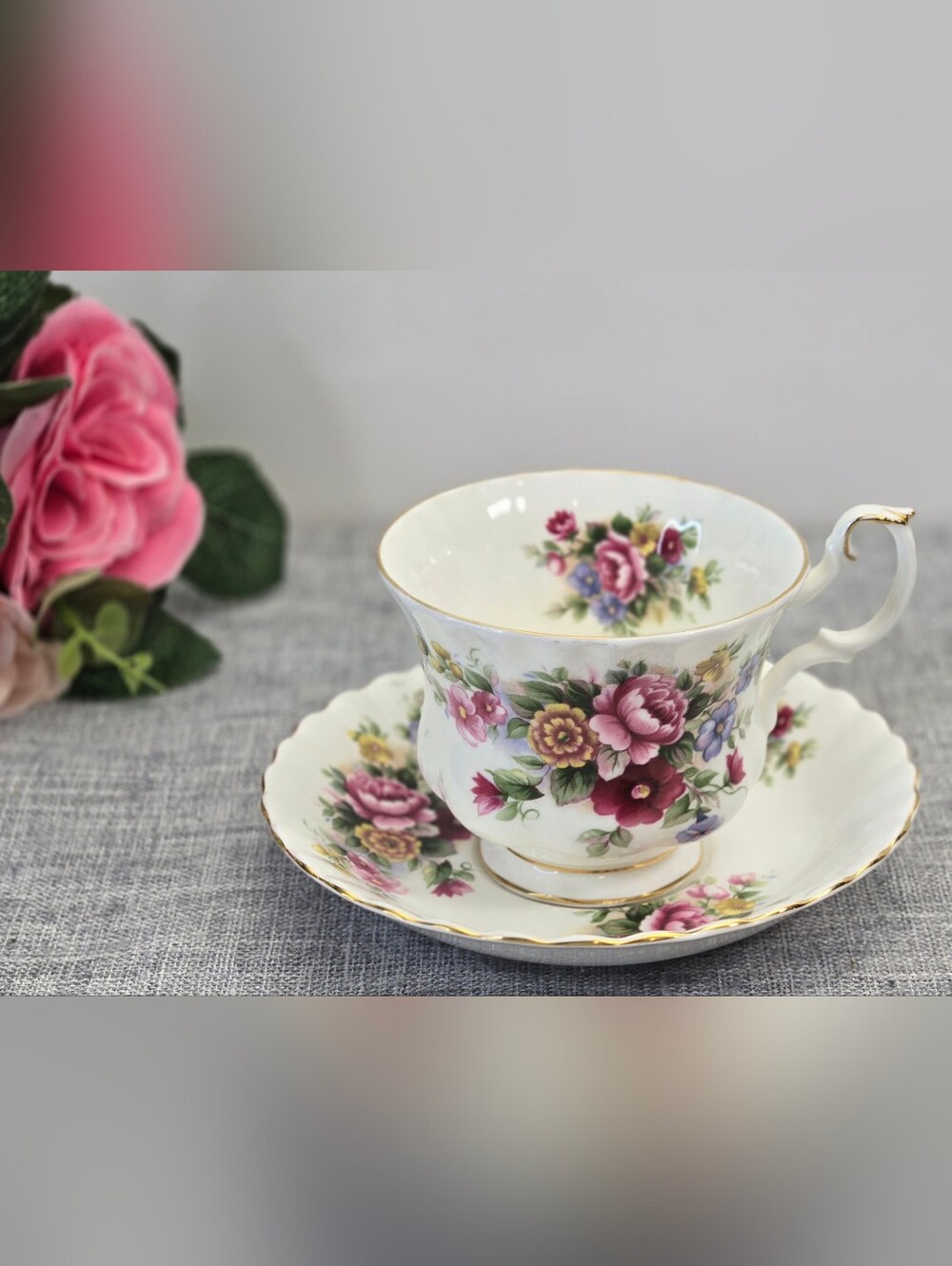 Vintage Royal Albert Bone China England Cup And Saucer Chelsea Garden Gold Trim